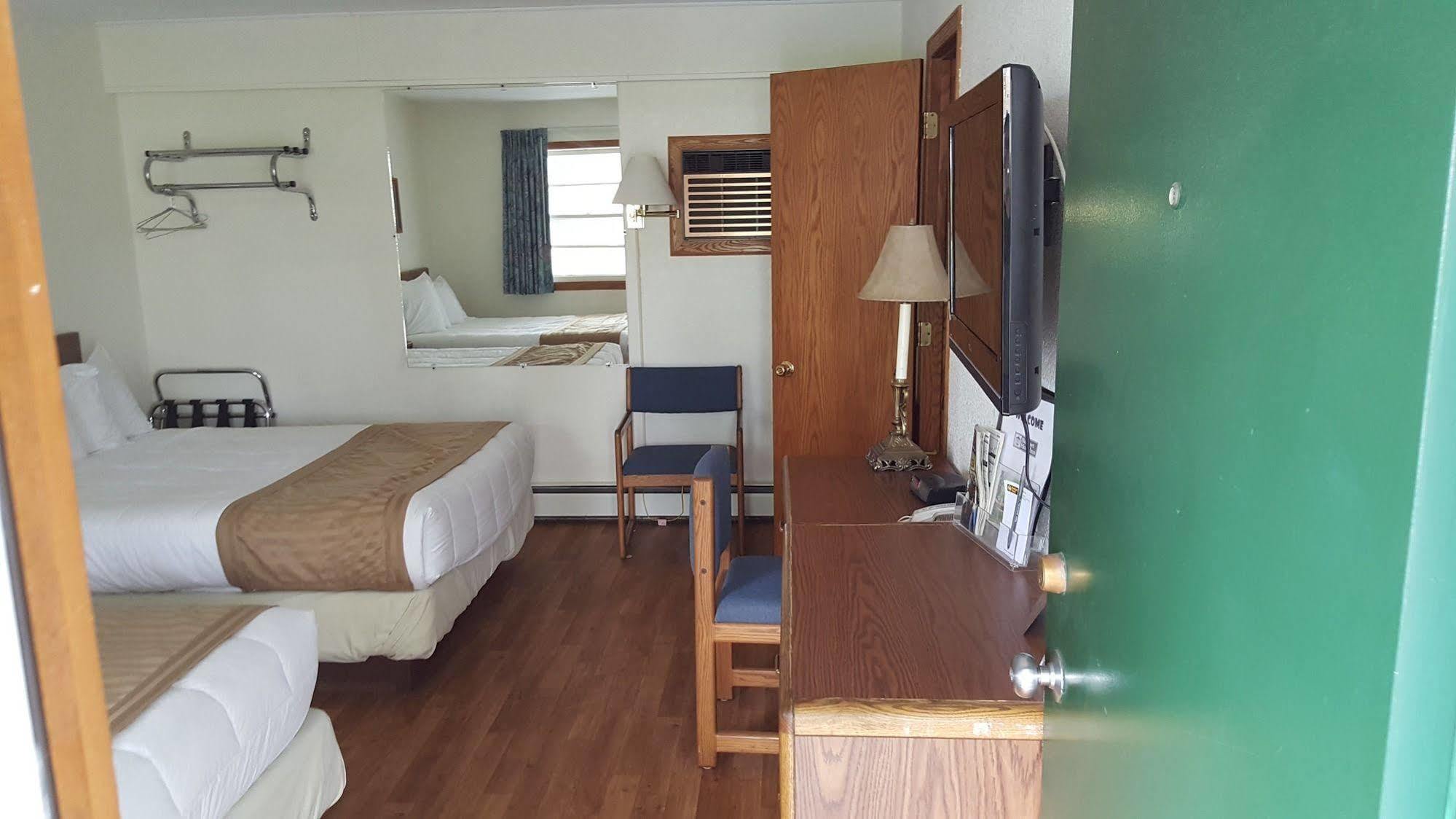 Budget Host Inn Detroit Lakes Esterno foto