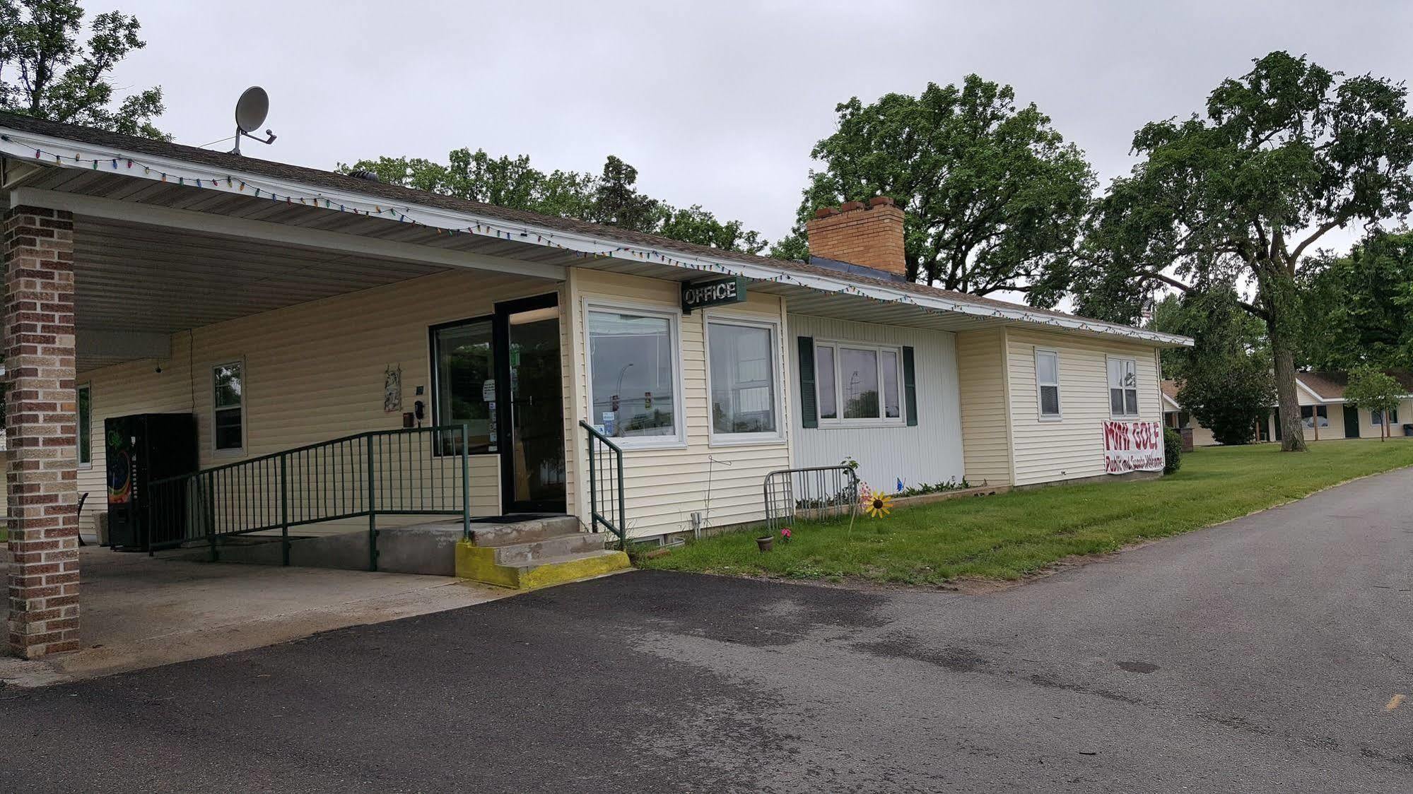 Budget Host Inn Detroit Lakes Esterno foto