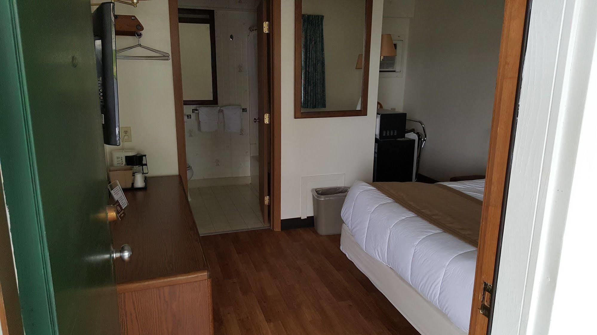 Budget Host Inn Detroit Lakes Esterno foto